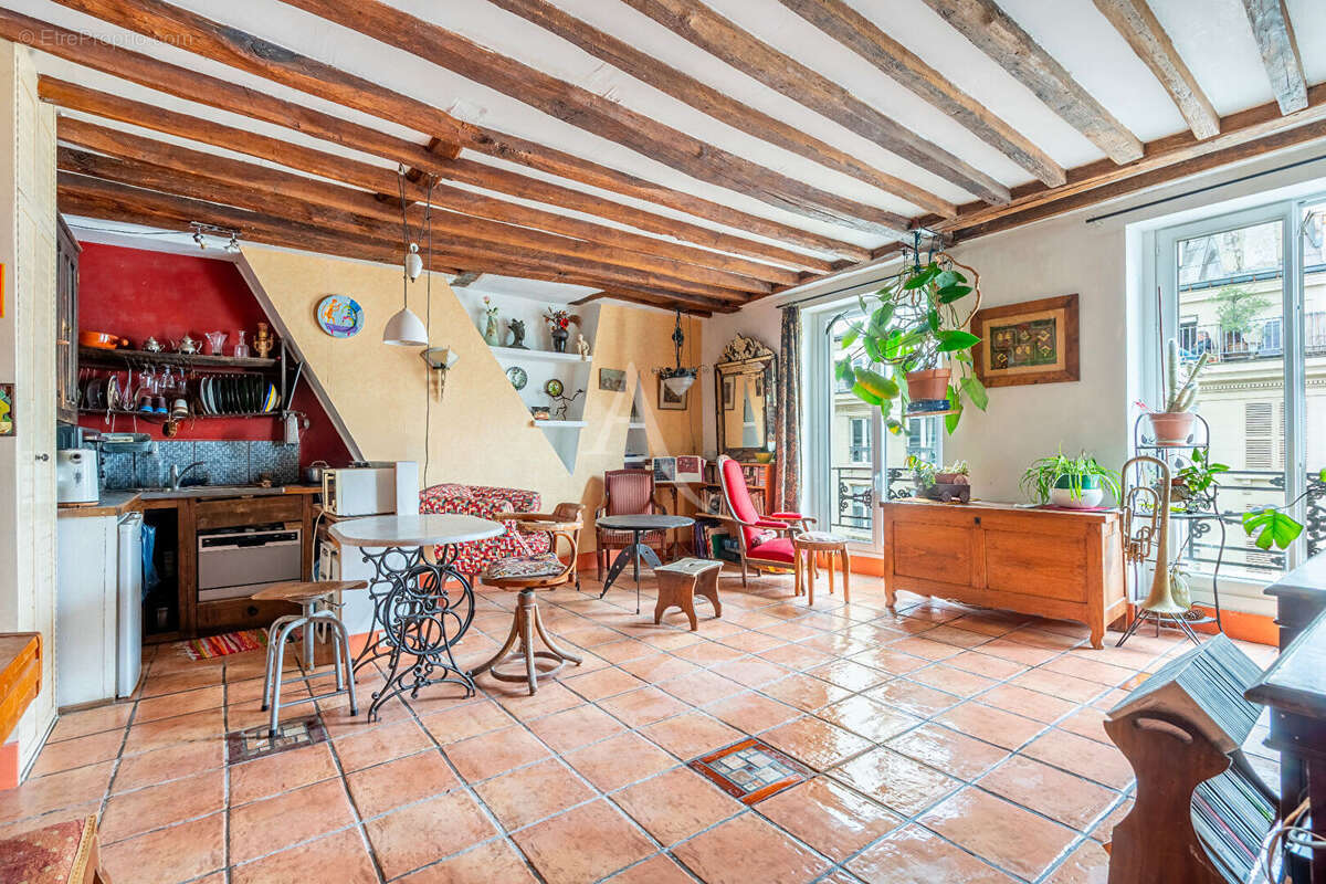 Appartement à PARIS-10E