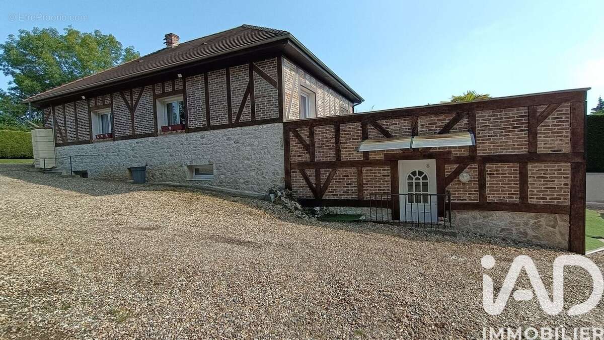 Photo 3 - Maison à VANDRIMARE