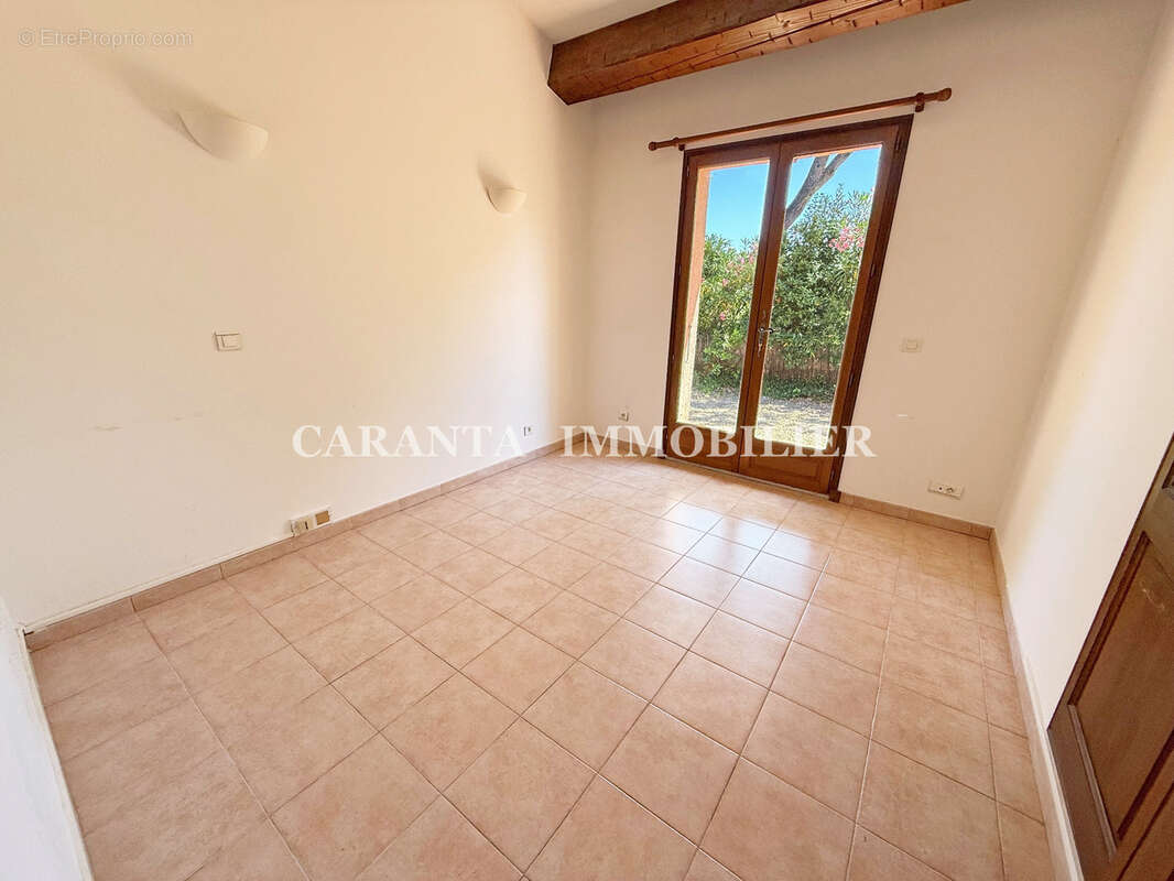 Vente villa 4 pièces Sainte-Maxime proche centre ville avec garage et piscinable - photo 13