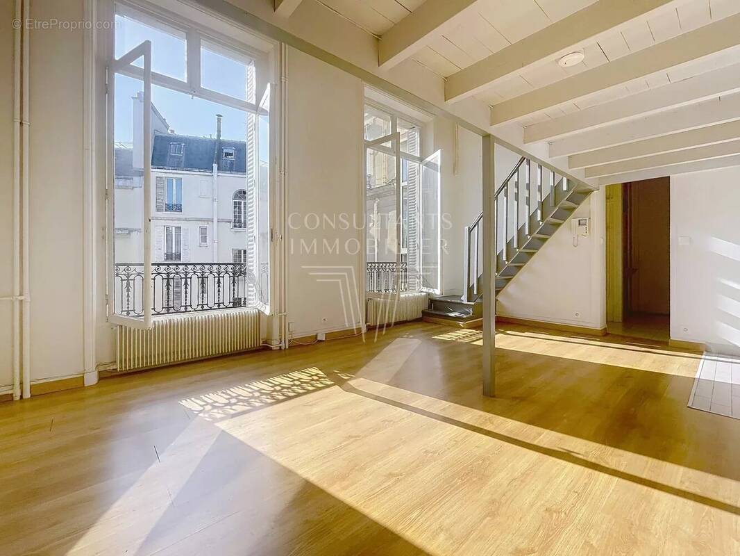 Appartement à PARIS-17E