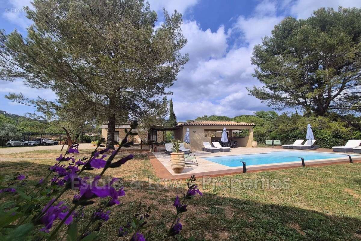 Maison 220 m² à Cotignac  - photo 2