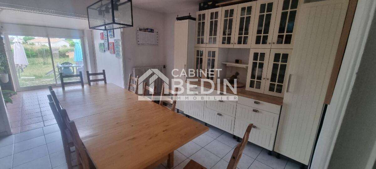 Maison à AMBARES-ET-LAGRAVE