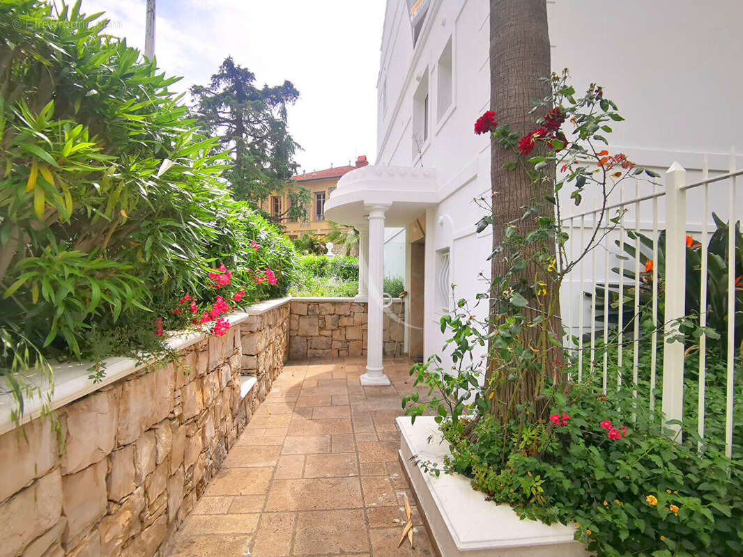 Nice nord : 2 pieces dans petite copropriete type villa - photo 6