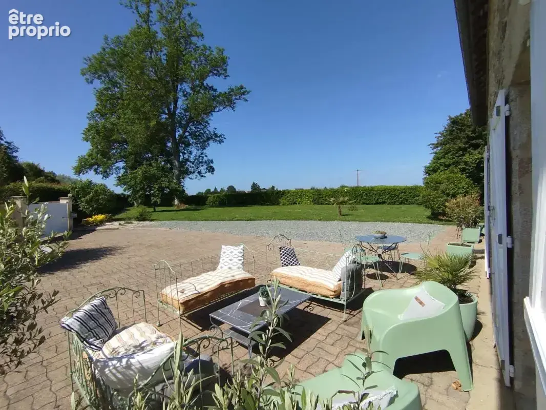 Opprtunité, Au calme, Maison en Pierre, grand potentiel - photo 9