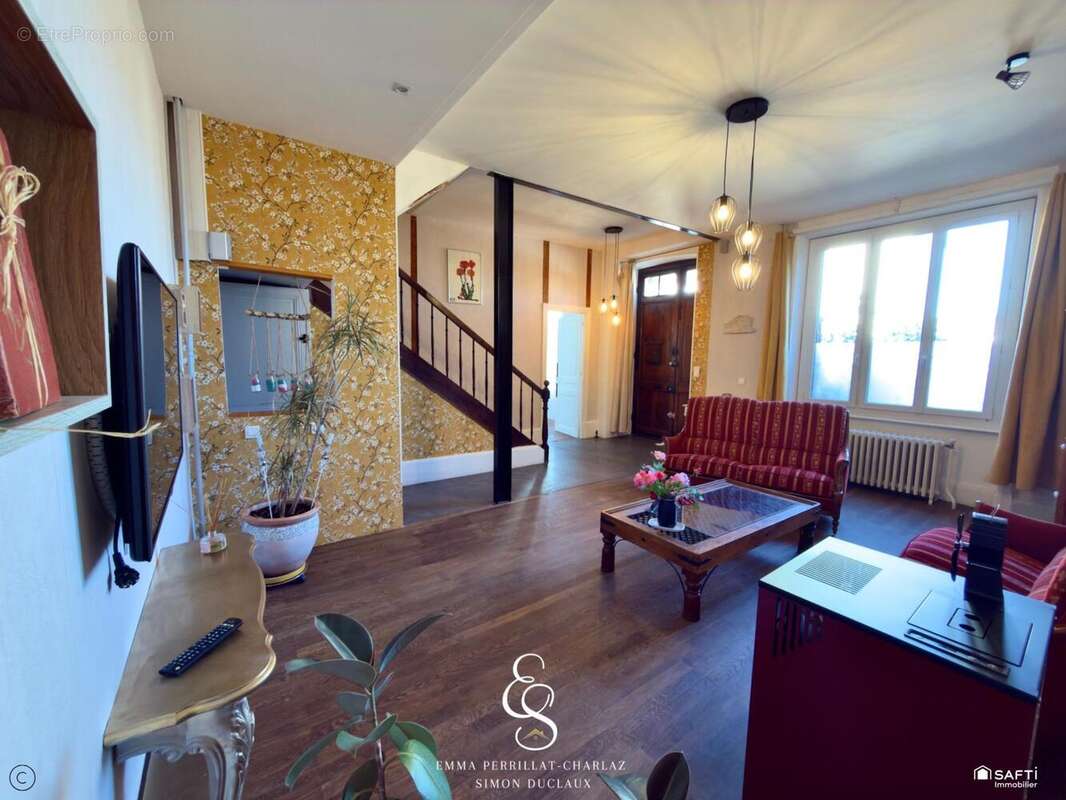 Maison 270 m² à Saint-Rambert-D'albon  - photo 5