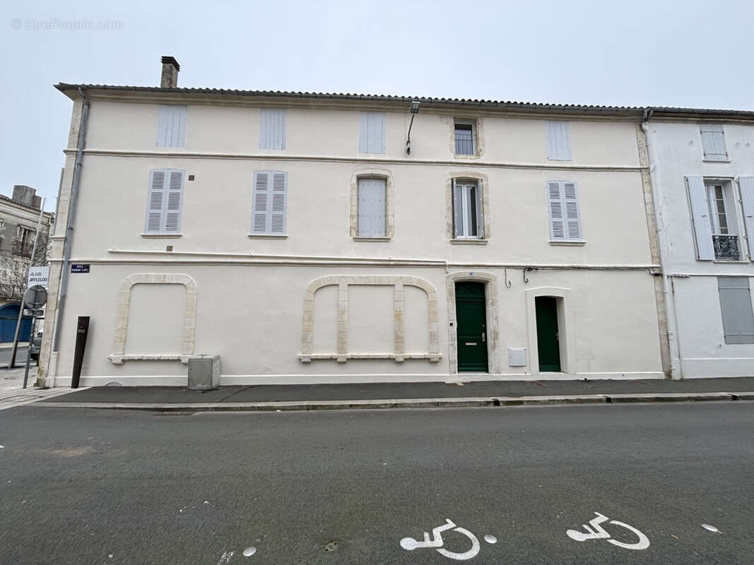 Hyper centre immeuble mixte local commercial et triplex f4 - photo 2