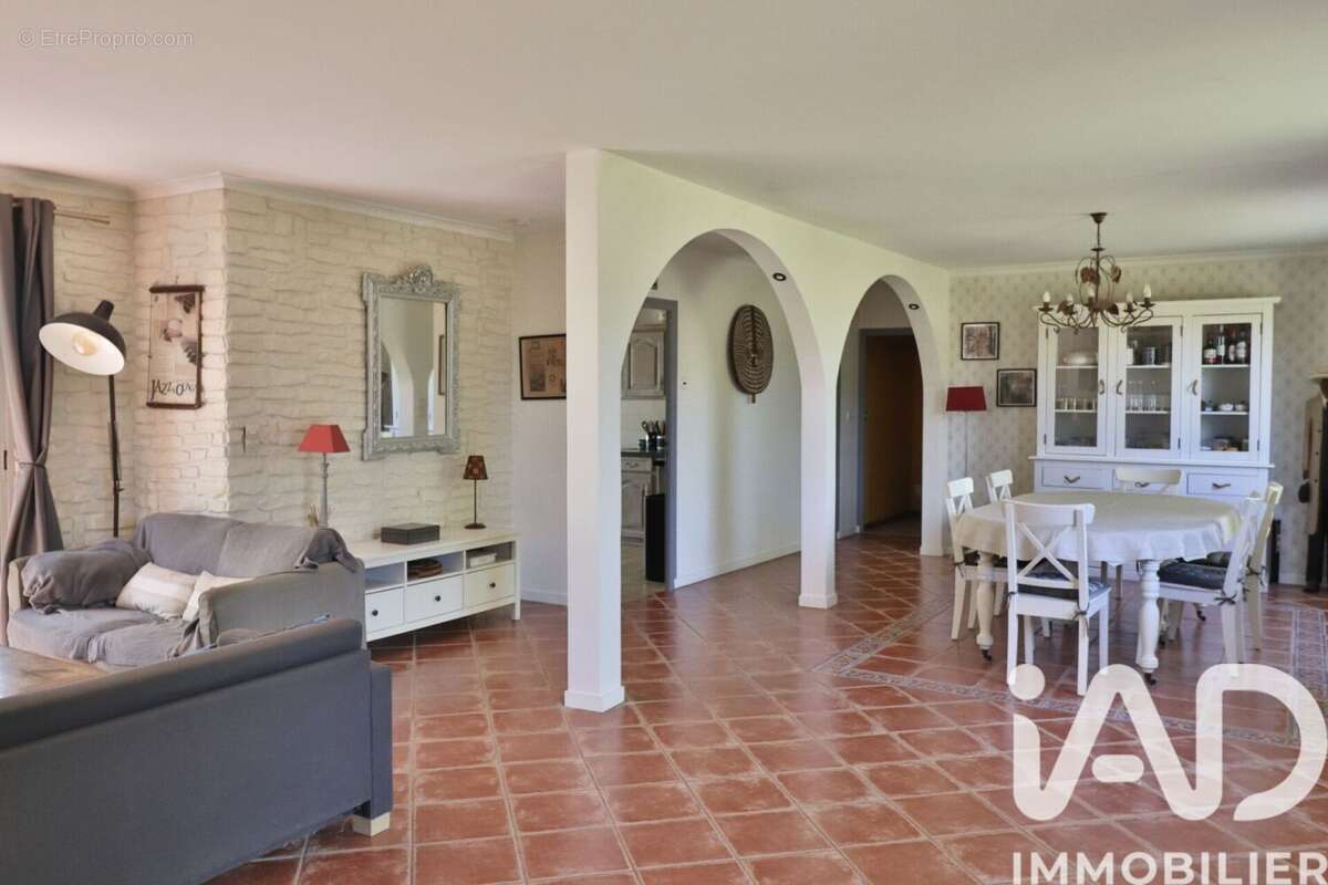 Maison 174 m² à Chevroux  - photo 6