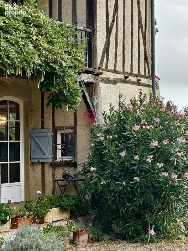Magnifique maison rénovée au charme authentique à Miélan - photo 10
