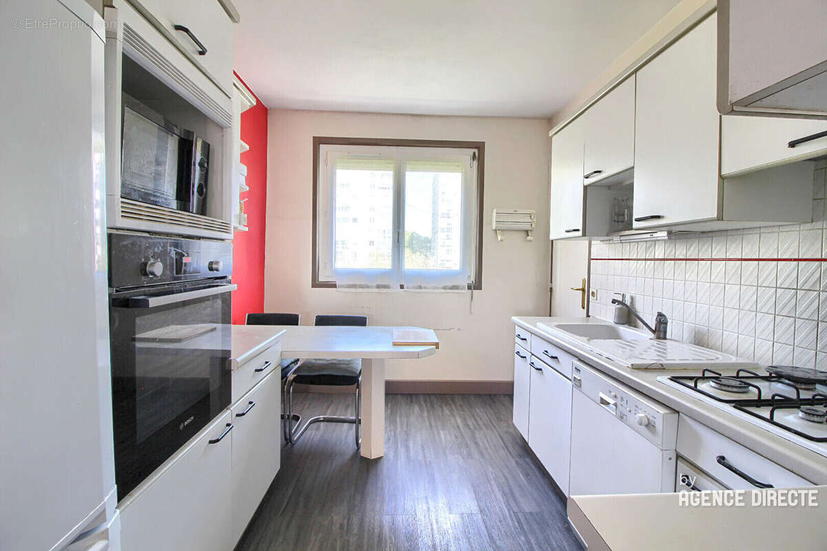 Appartement Rennes T6 - 102 m2 - Dernier étage avec balcon - cave et place de parking ! - photo 9