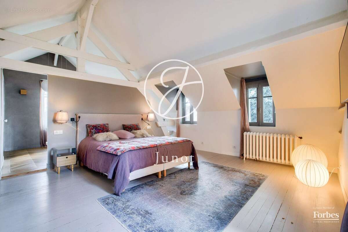 Vaucresson - PLATEAU DE CAZES - Maison 292 m² - 4 chambres - Terrain 720m² - photo 15