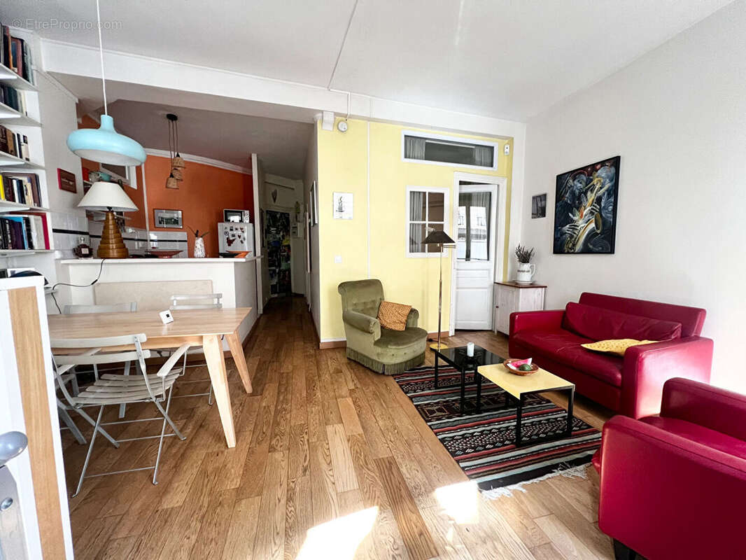 Appartement à PARIS-18E