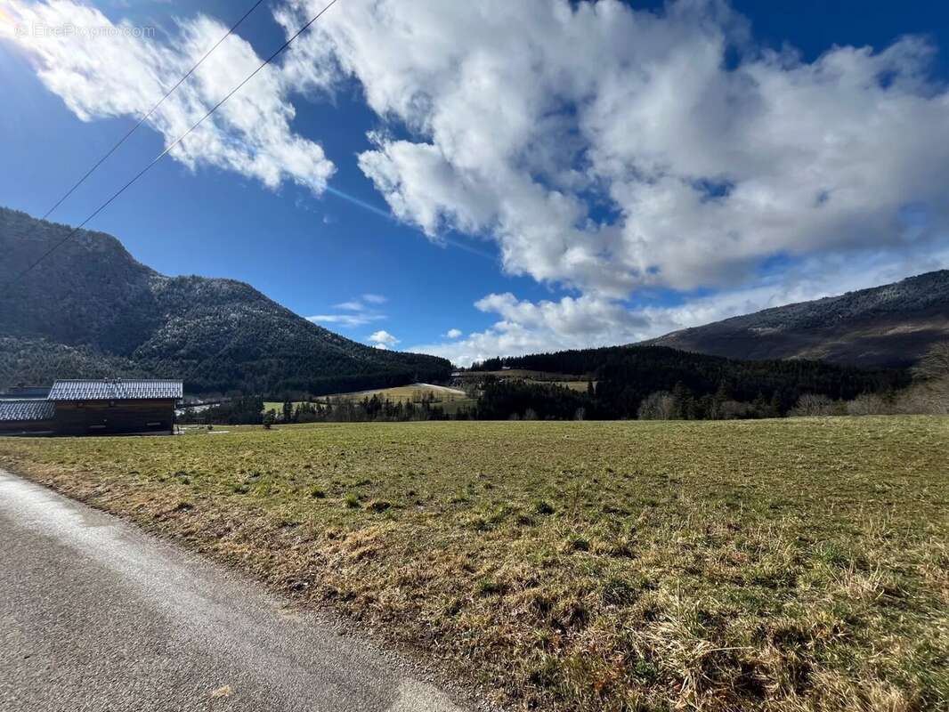 Terrain à SAINT-NIZIER-DU-MOUCHEROTTE