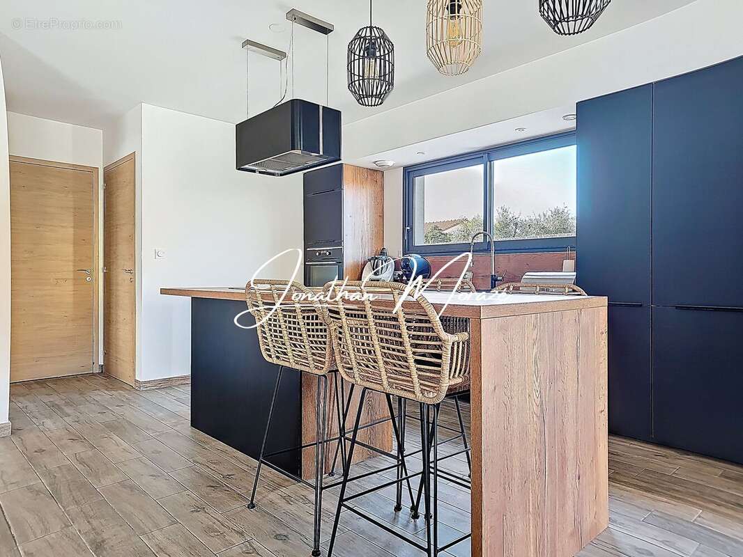 Maison à PEZILLA-LA-RIVIERE