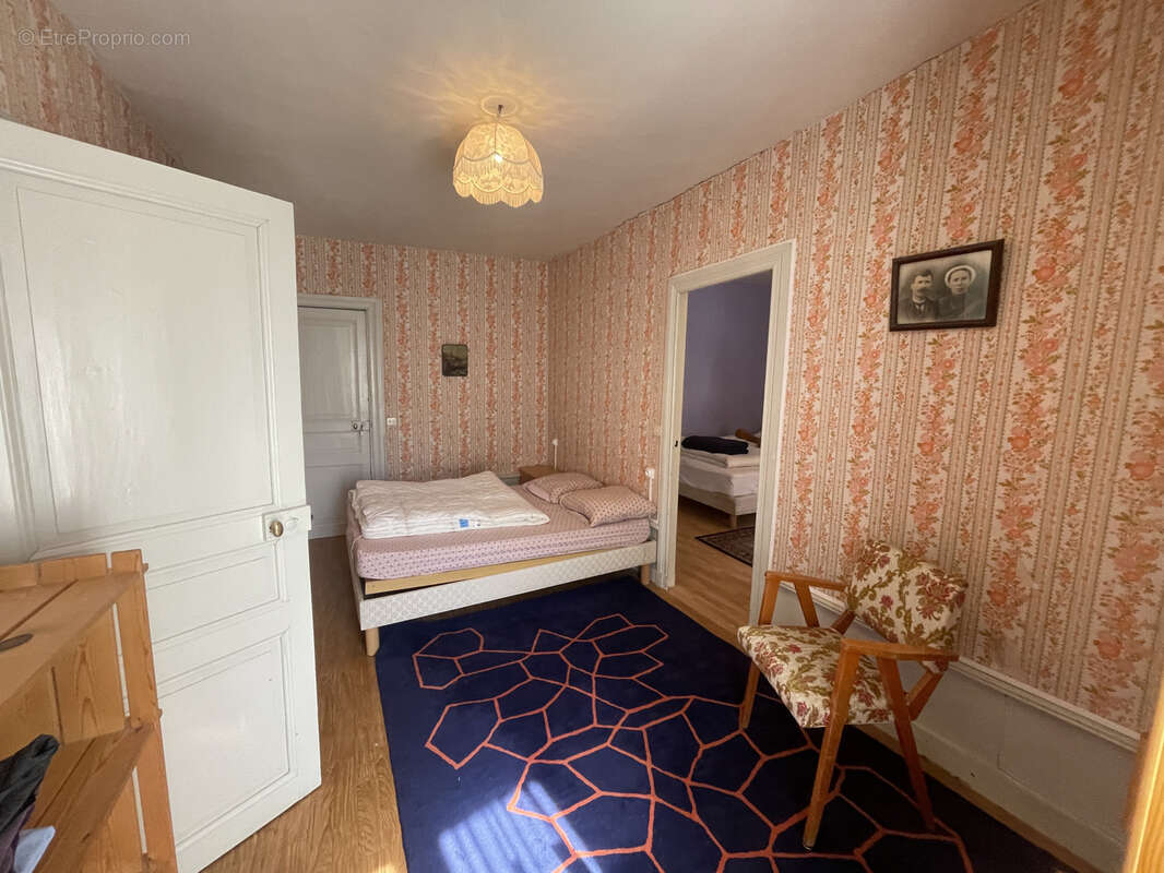 Appartement à ROCHEFORT-MONTAGNE