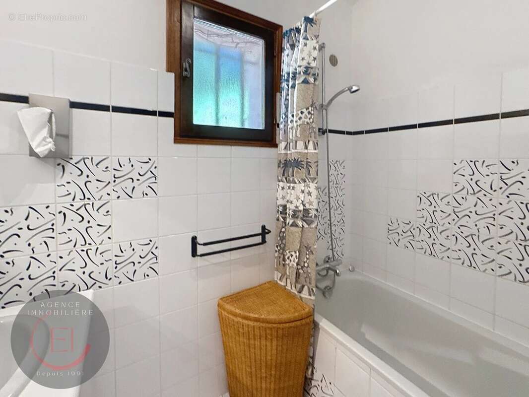 Maison à LES ADRETS-DE-L'ESTEREL