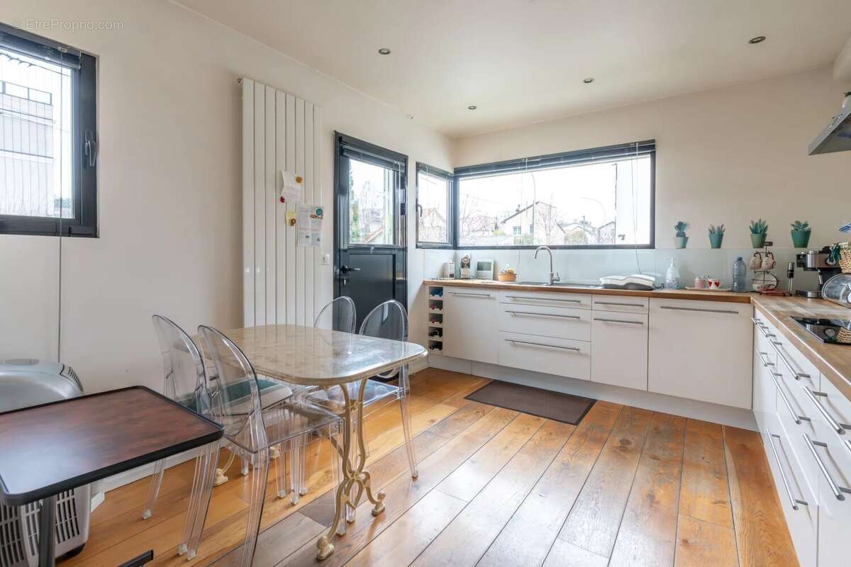 Maison à LE PERREUX-SUR-MARNE