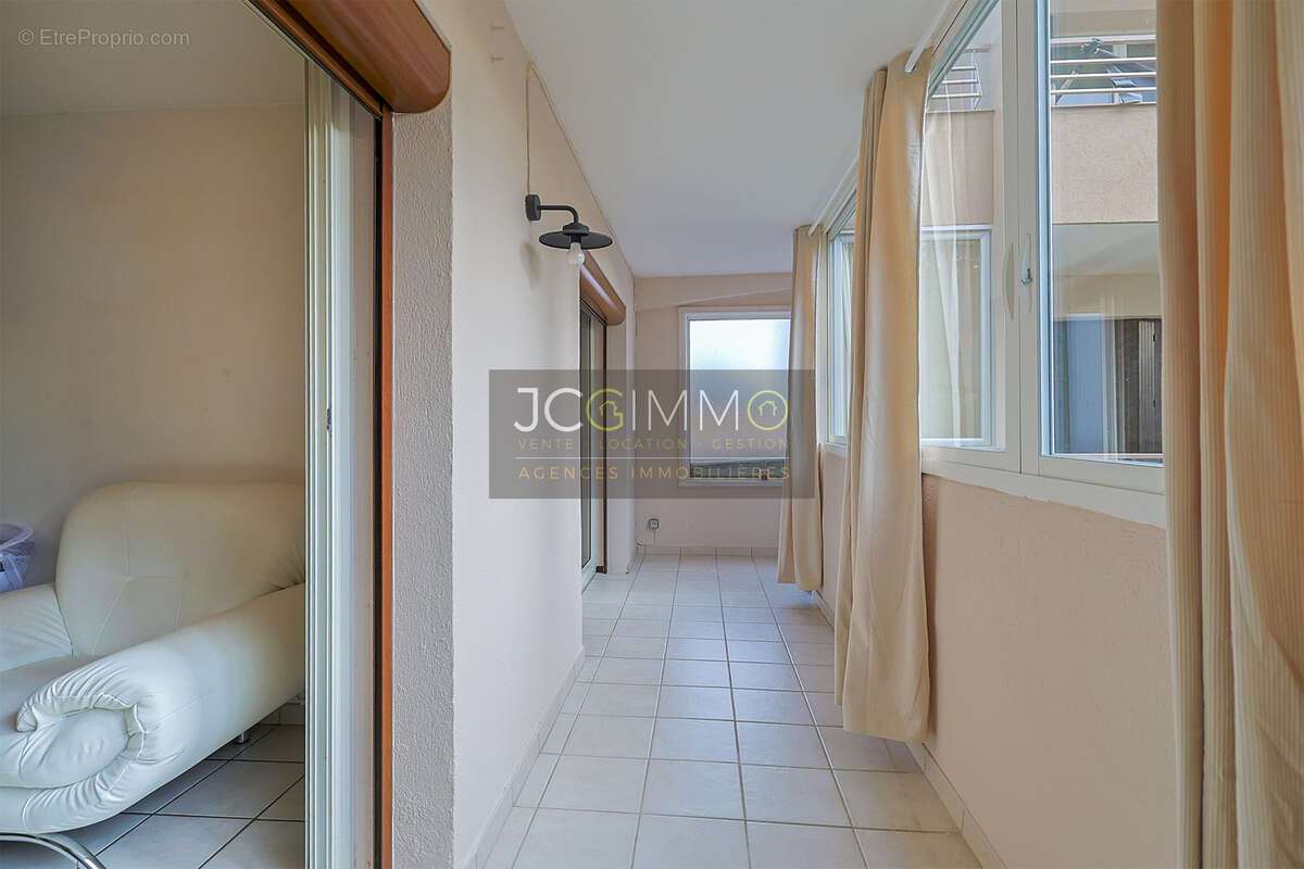 Appartement à CUERS