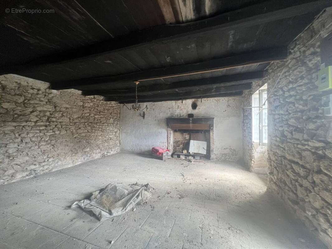 Appartement à DIENNE