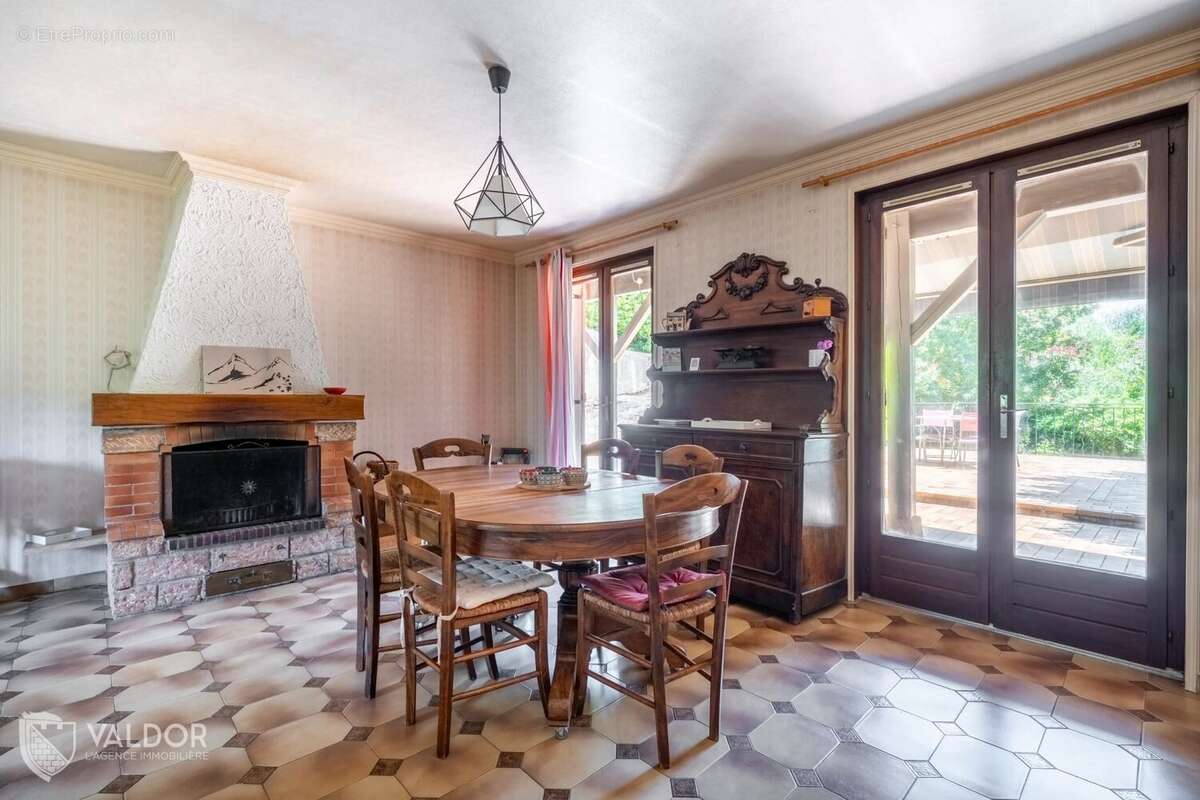 Maison à VILLE-SUR-JARNIOUX