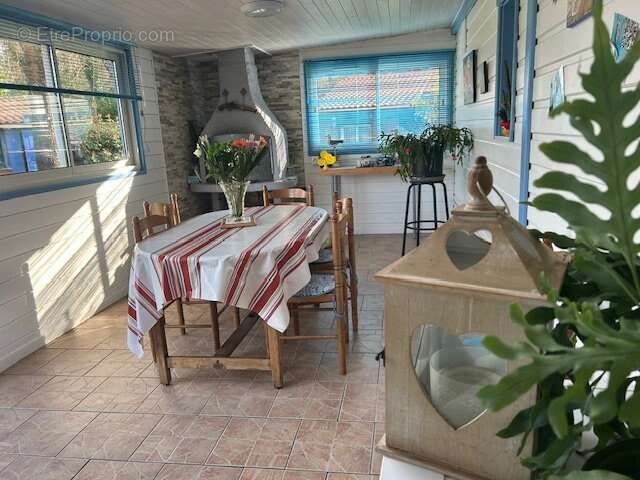 Maison à SAINTE-EULALIE-EN-BORN