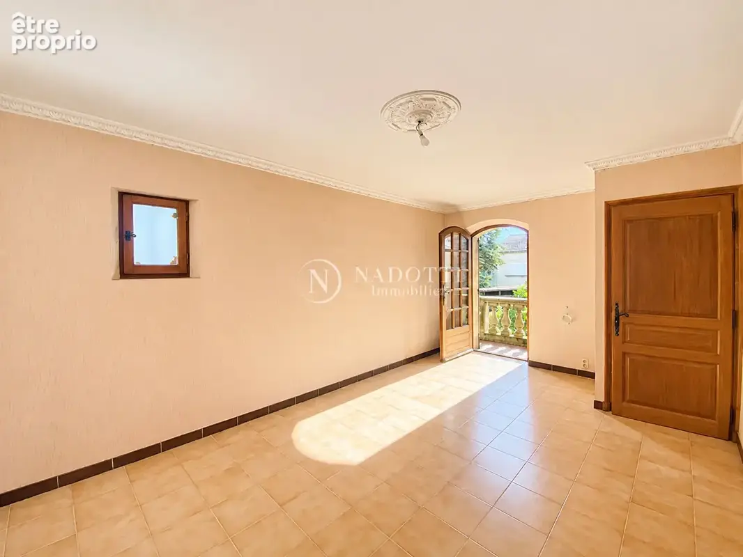 Superbe bâtisse  de 150m² sur jardin clos  à CAVAILLON. - photo 7