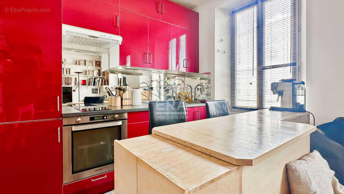 Appartement à PARIS-10E
