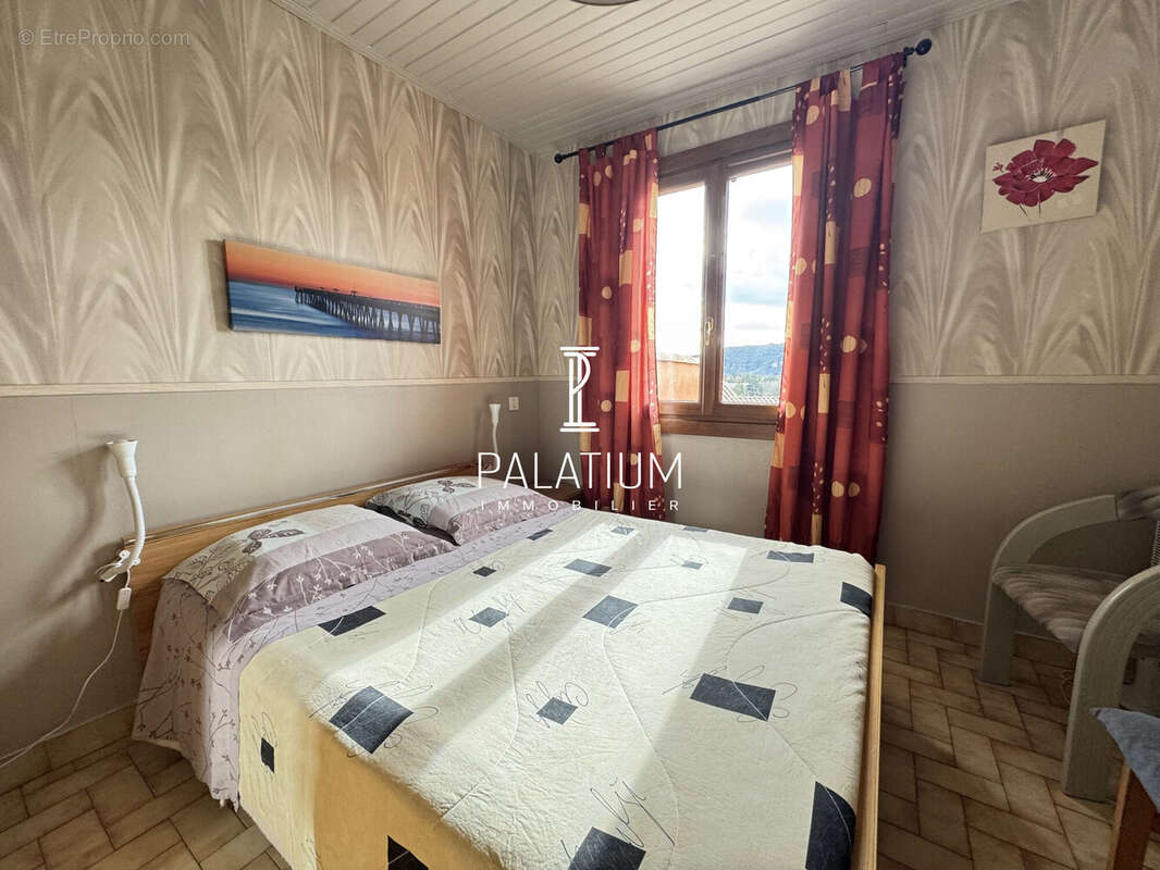 Appartement à GREOUX-LES-BAINS