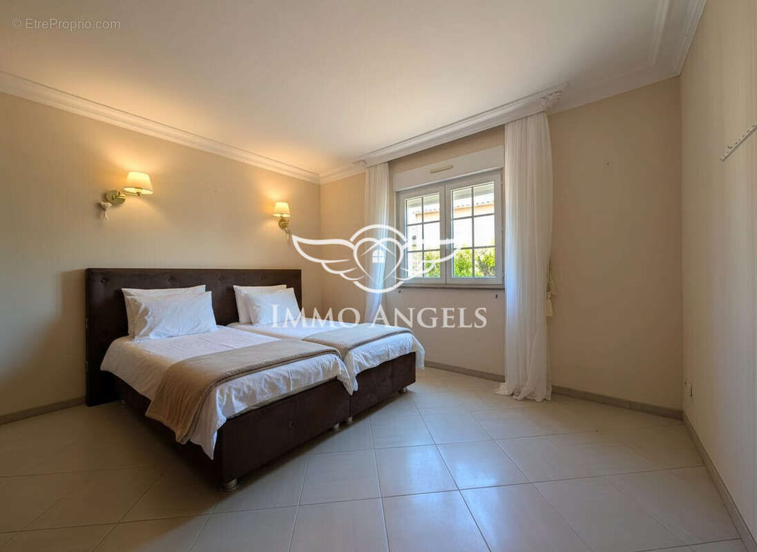 Maison 181 m² à Gignac  - photo 9