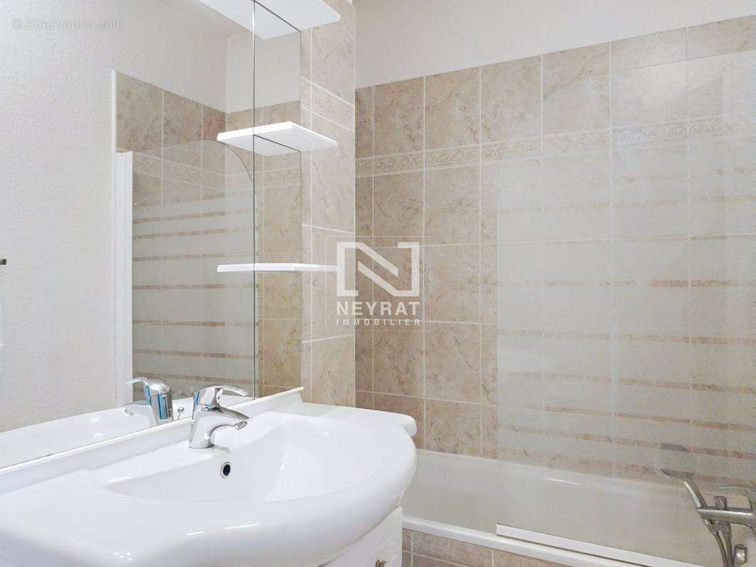 Appartement à MONTAUROUX