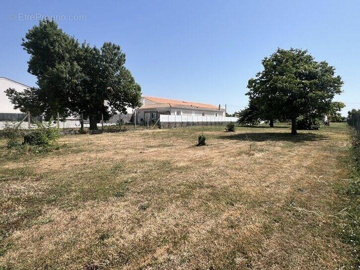 Terrain à LA ROCHELLE