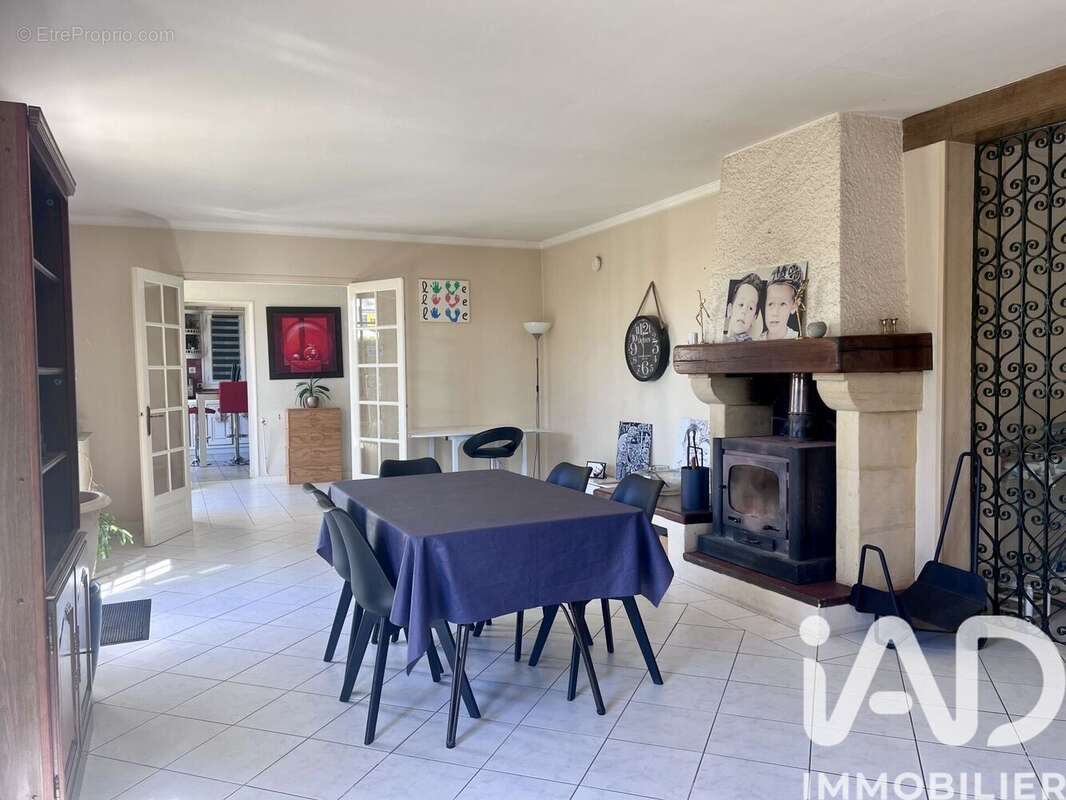 Maison 197 m² à Castillon-La-Bataille  - photo 5