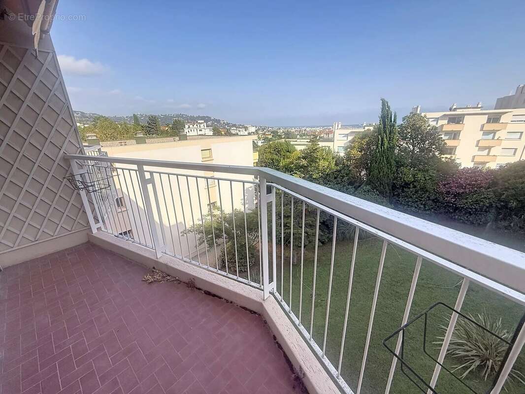 2 Pièces Tassigny  Résidence Seniors Vue Mer Panoramique 2 Terrasses - photo 15