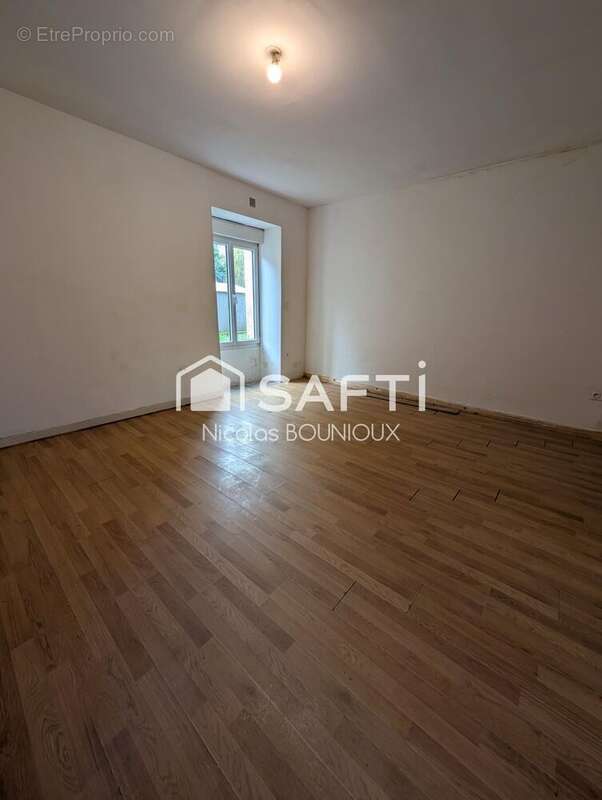 Photo 3 - Maison à VOUILLE