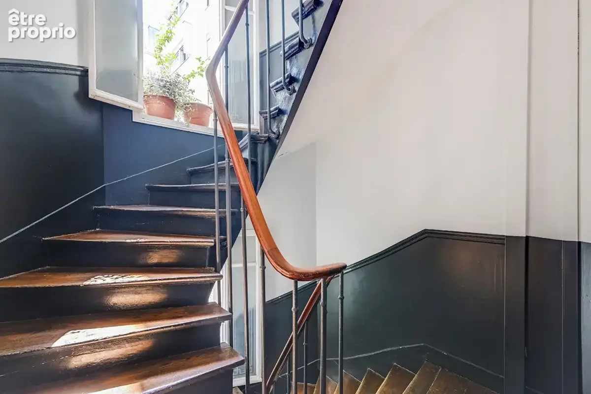Paris 18ème - Rue Ordener - T2 de 38 m² à fort potentiel - photo 12