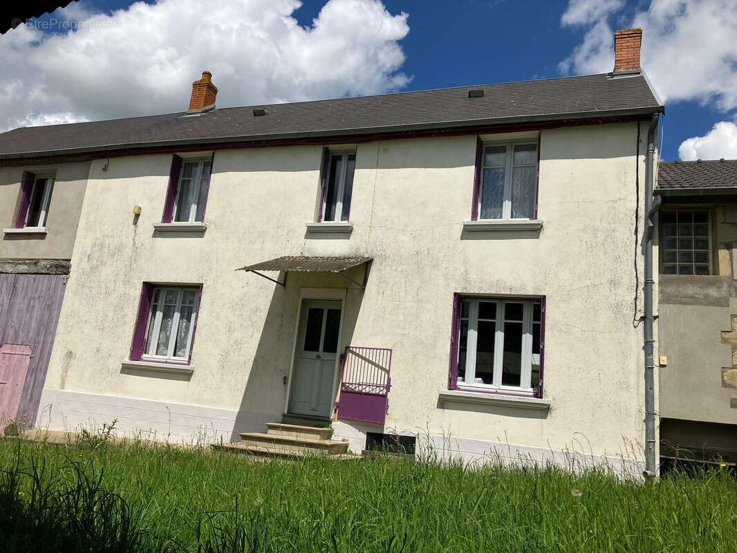 Maison à SAINT-MARCEL-EN-MARCILLAT