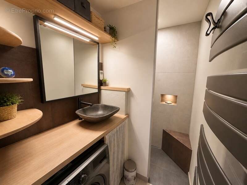 Local commercial avec vitrine et appartement T3 – Bien rare à usage mixte - photo 7