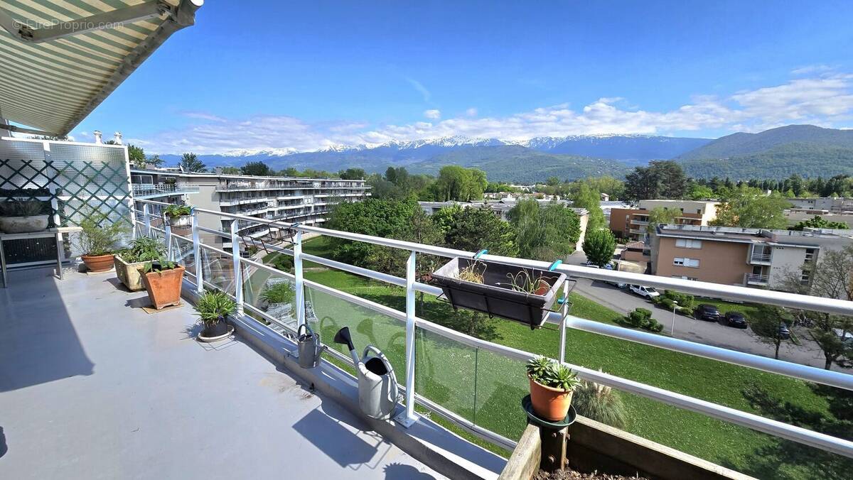 Appartement à SAINT-MARTIN-D'HERES