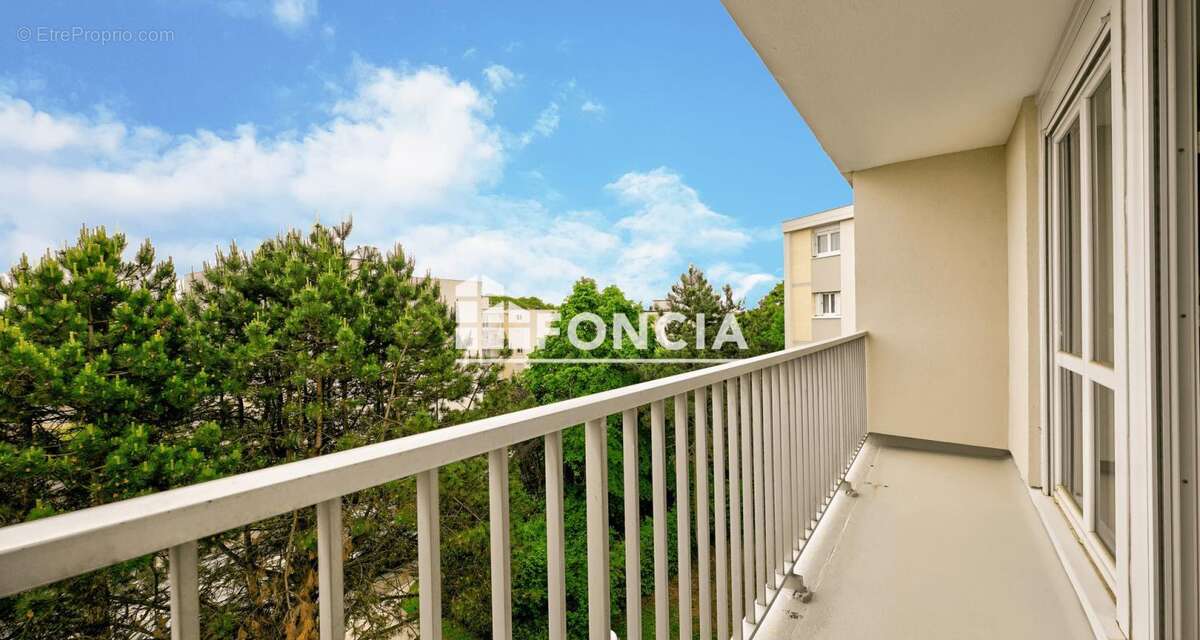 Appartement à MONTIGNY-LE-BRETONNEUX