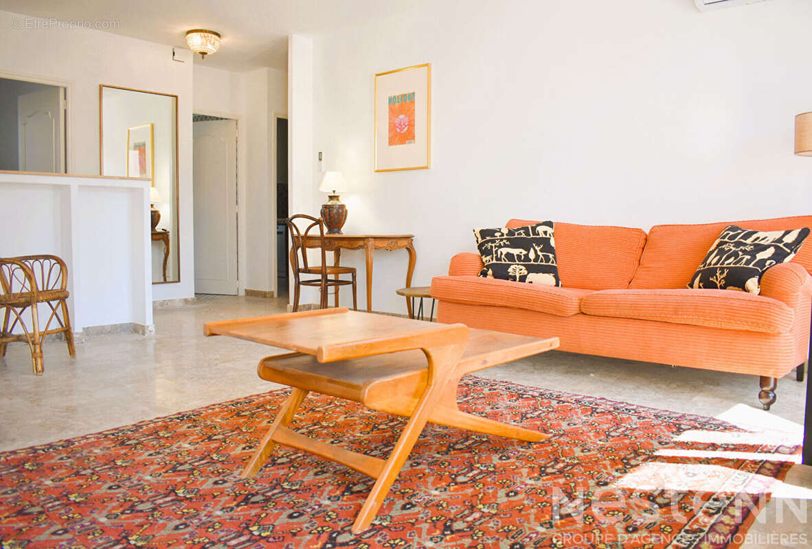 Appartement à LA LONDE-LES-MAURES