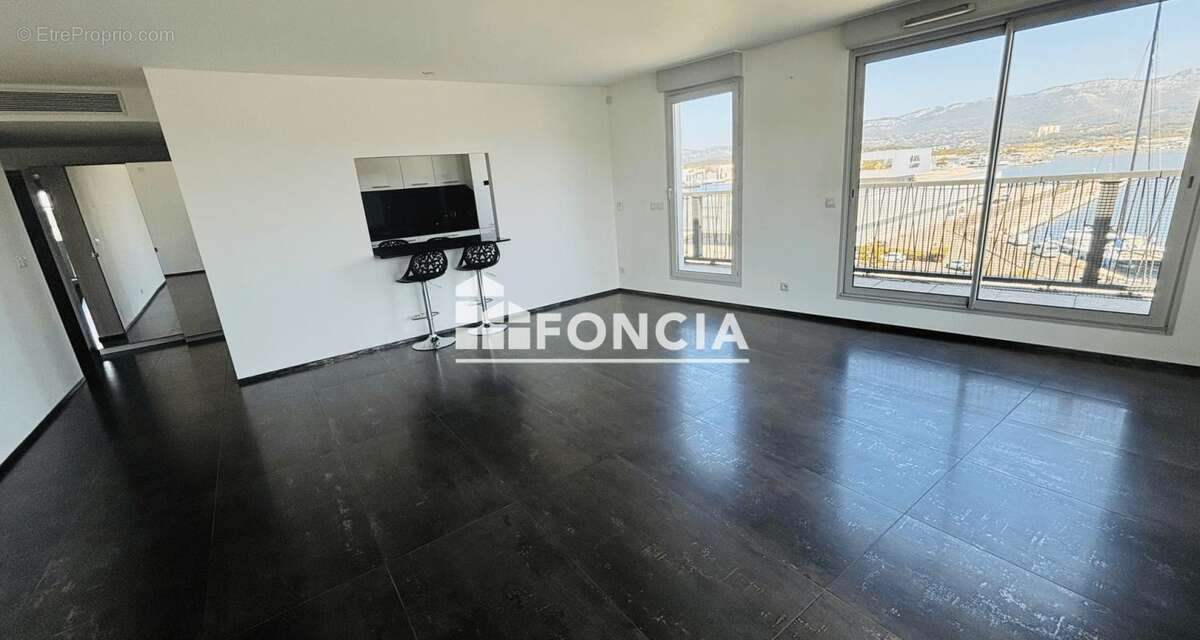 La seyne sur mer - type 4 - 94m2 toit terrasse vue magnifique sur la rade de toulon garage ascenseur - photo 4
