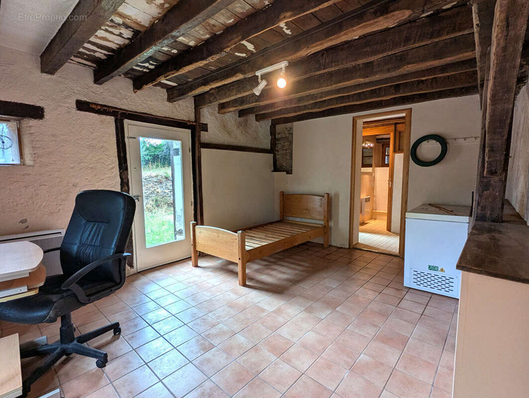 INDRE - Belle maison de campagne située dans une impasse tranquille. - photo 10