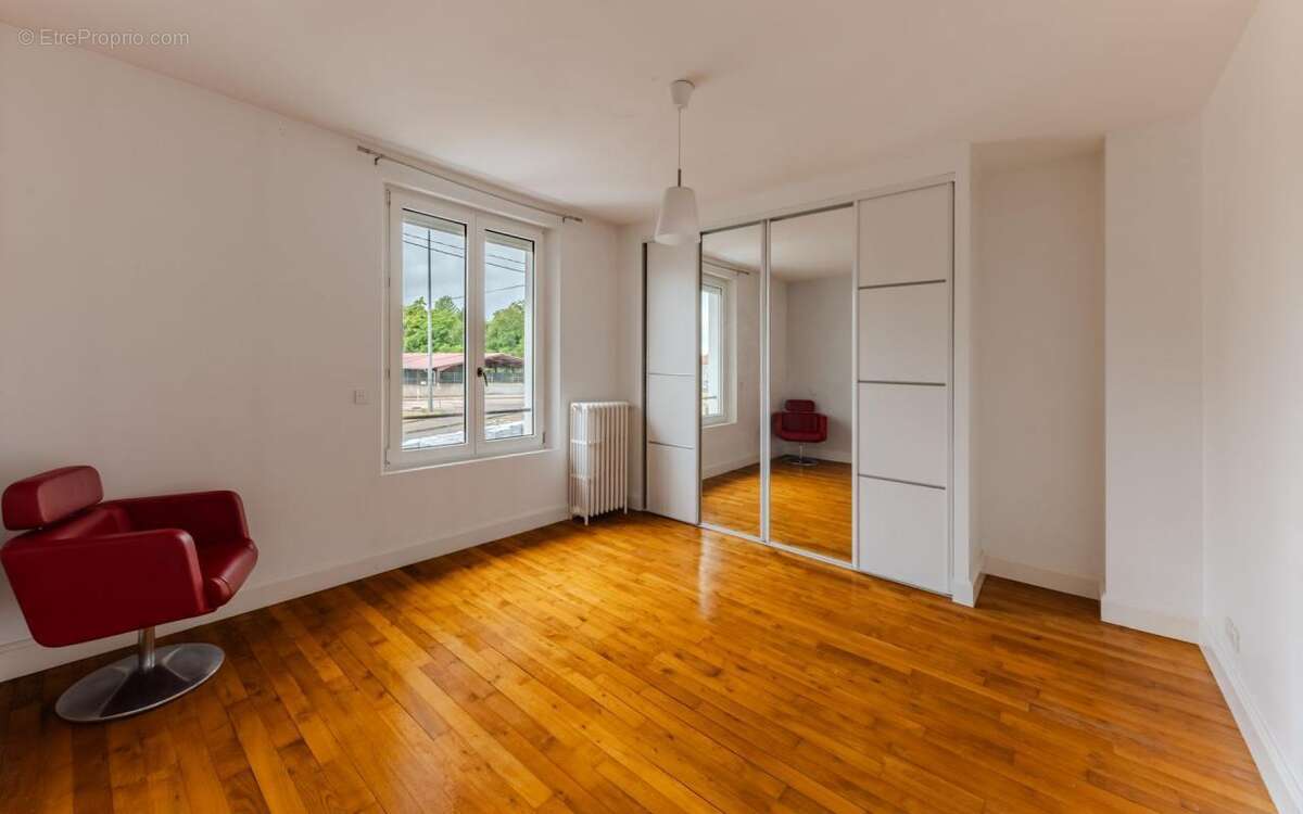 Maison à JARVILLE-LA-MALGRANGE