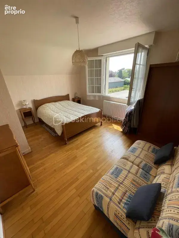 PLOËRMEL CENTRE – Maison familiale 174 m² – 5 chambres – Terrain 1 000 m² divisible et constructible - photo 9
