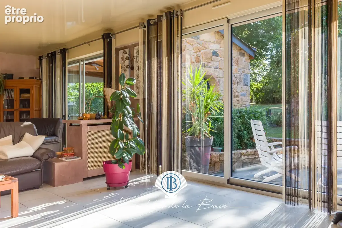 Villa de 346m2 avec parc de 4700m2 proche de la mer - photo 9