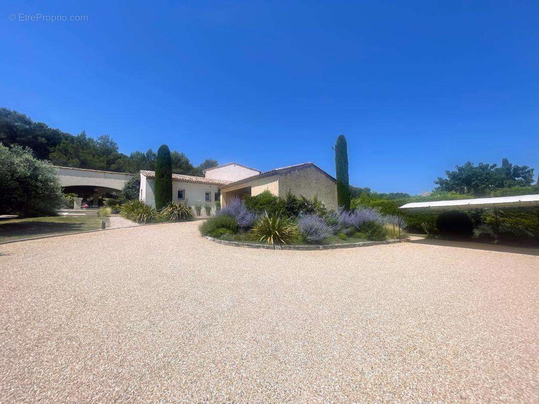 Maison 233 m² à Rognes  - photo 24