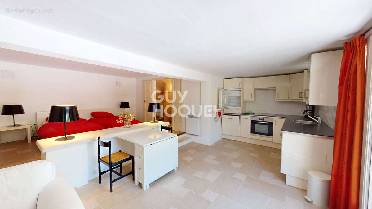 Maison à MONTBRUN-LES-BAINS