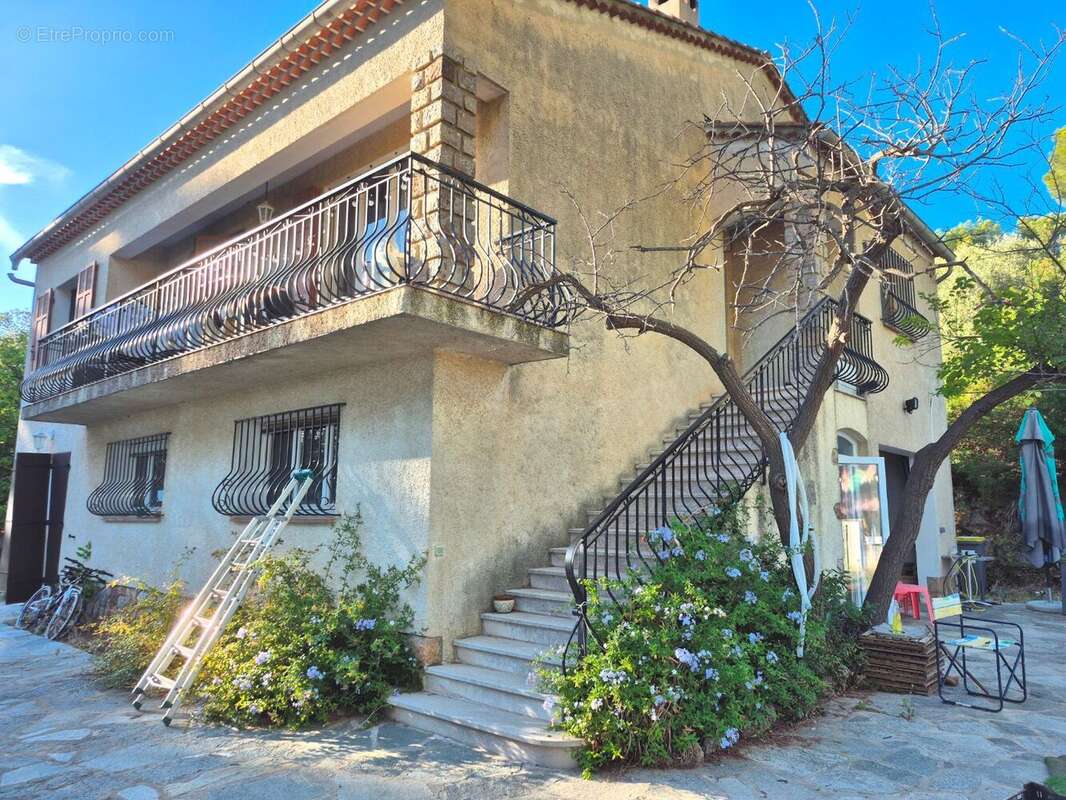 Maison à CARQUEIRANNE