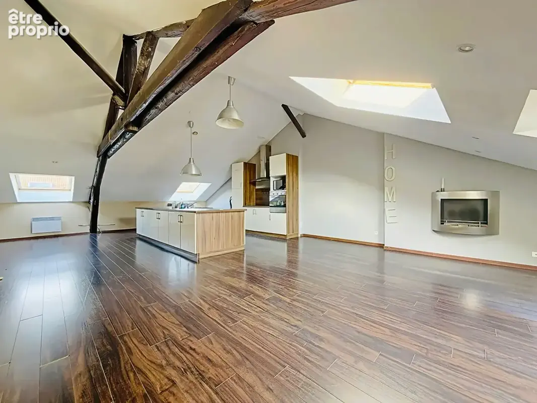 À vendre : Appartement 4 pièces au dernier étage à Reims - Idéalement situé ! - photo 2