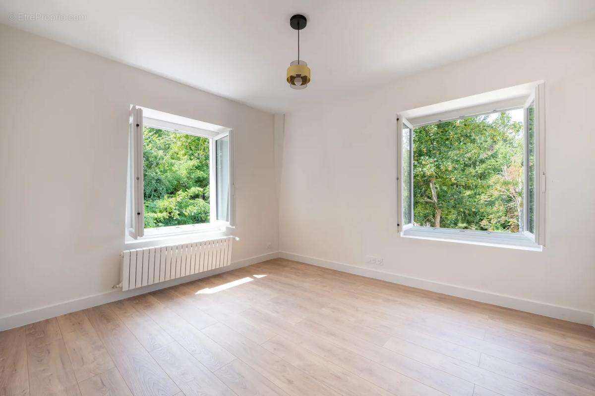 Maison de 10 pièces de 248 m² à Pontoise - photo 9