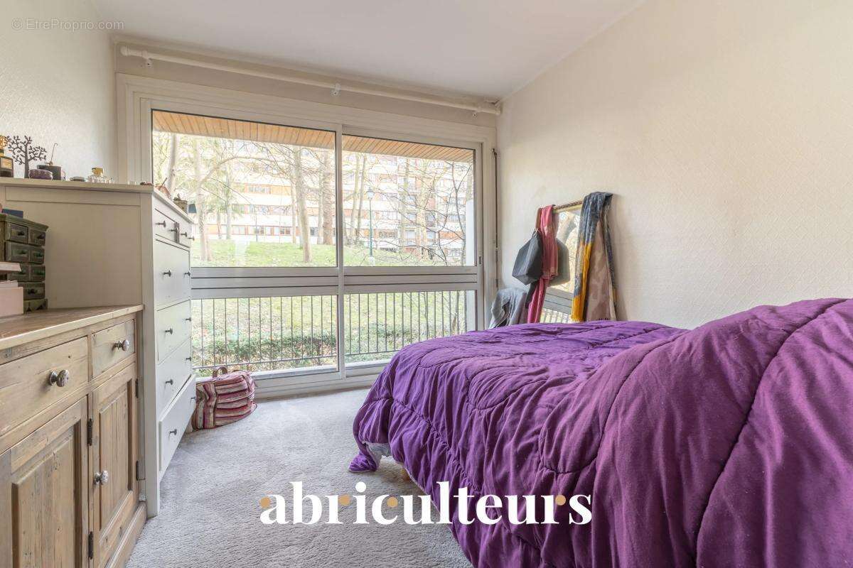 Appartement à LA CELLE-SAINT-CLOUD
